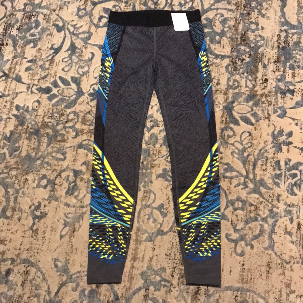 NWT GAP Fit athletic tights, size S